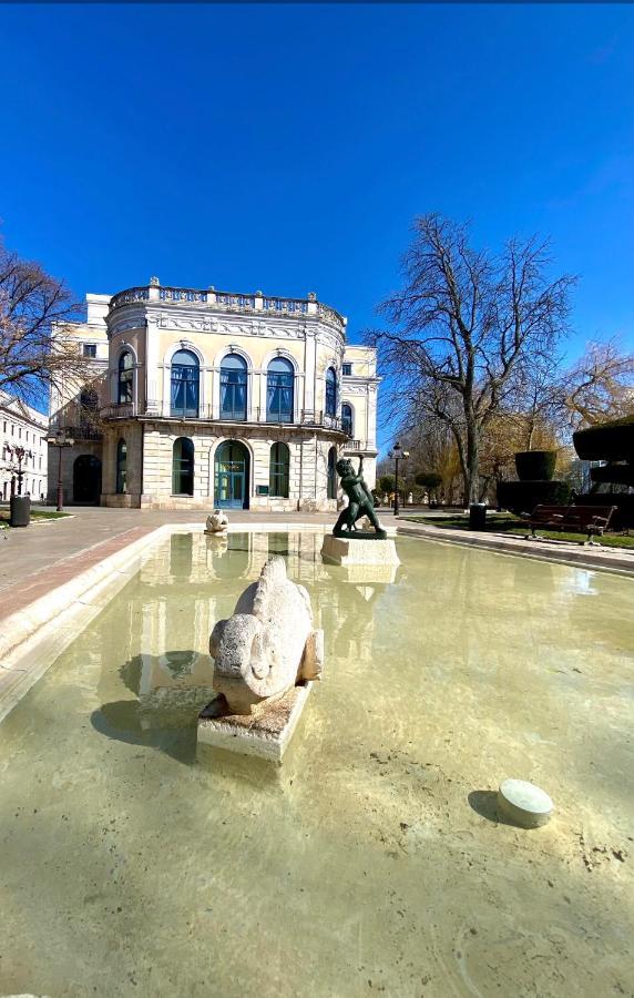 Apartamento Turistico Plaza Mayor Burgo Екстериор снимка