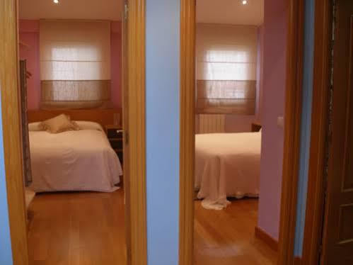 Apartamento Turistico Plaza Mayor Burgo Екстериор снимка